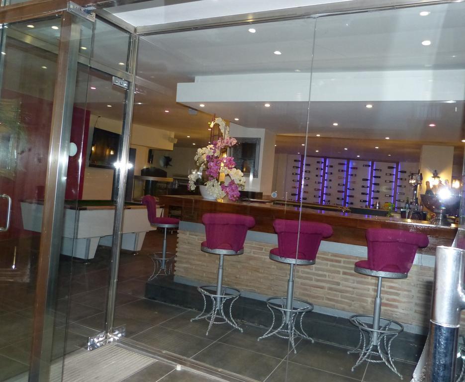 פאס דה לה קאסה Hotel Copacabana מראה חיצוני תמונה