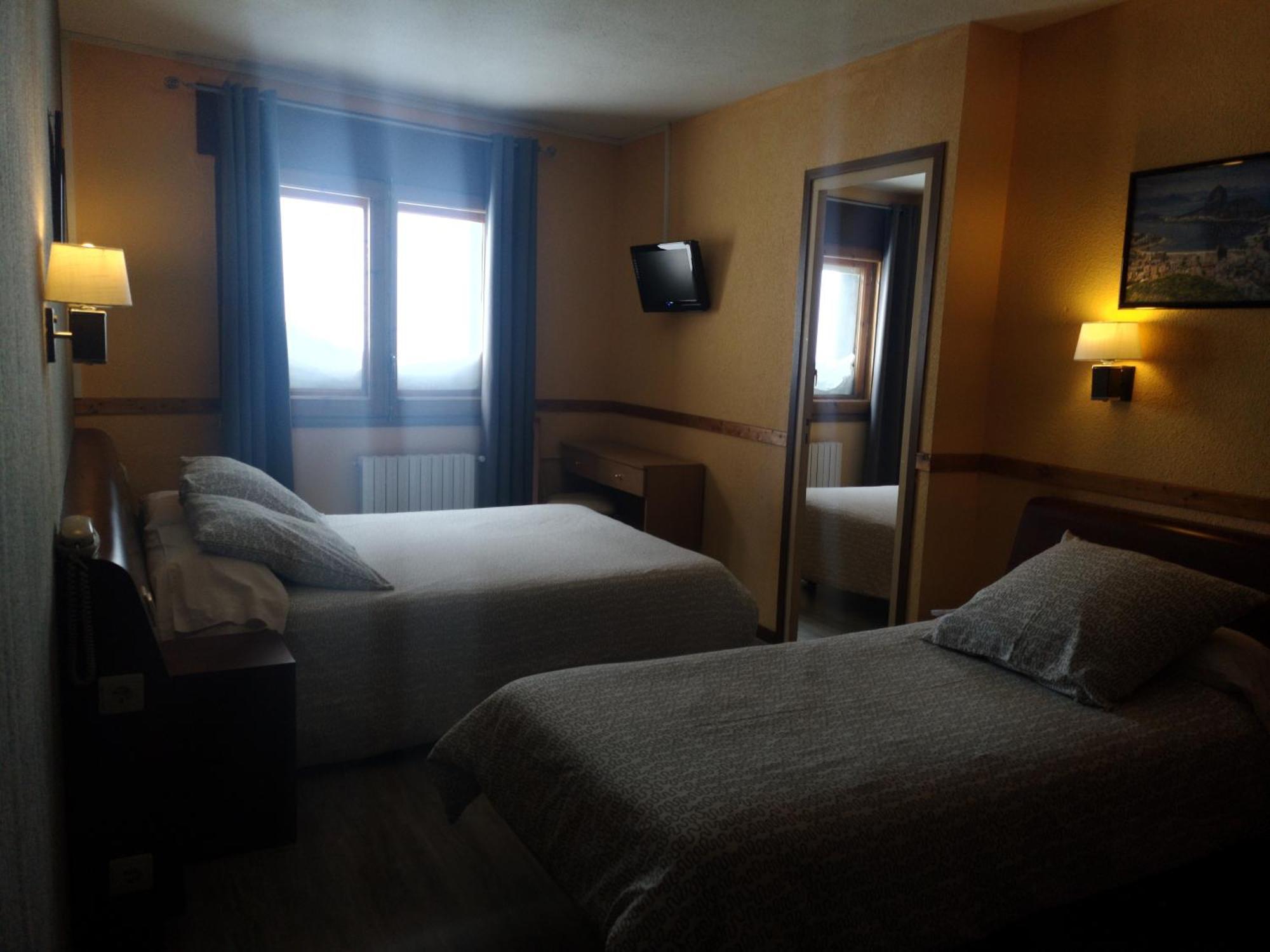 פאס דה לה קאסה Hotel Copacabana מראה חיצוני תמונה